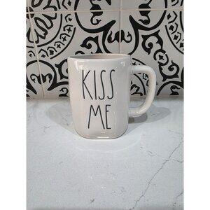 New Rae Dunn Artisan Collection KISS ME Valentine's Coffee Tea Mug